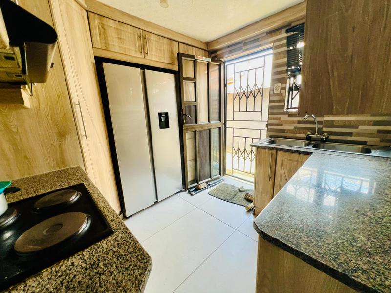 4 Bedroom Property for Sale in Umlazi KwaZulu-Natal