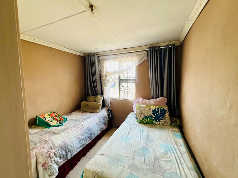 4 Bedroom Property for Sale in Umlazi KwaZulu-Natal