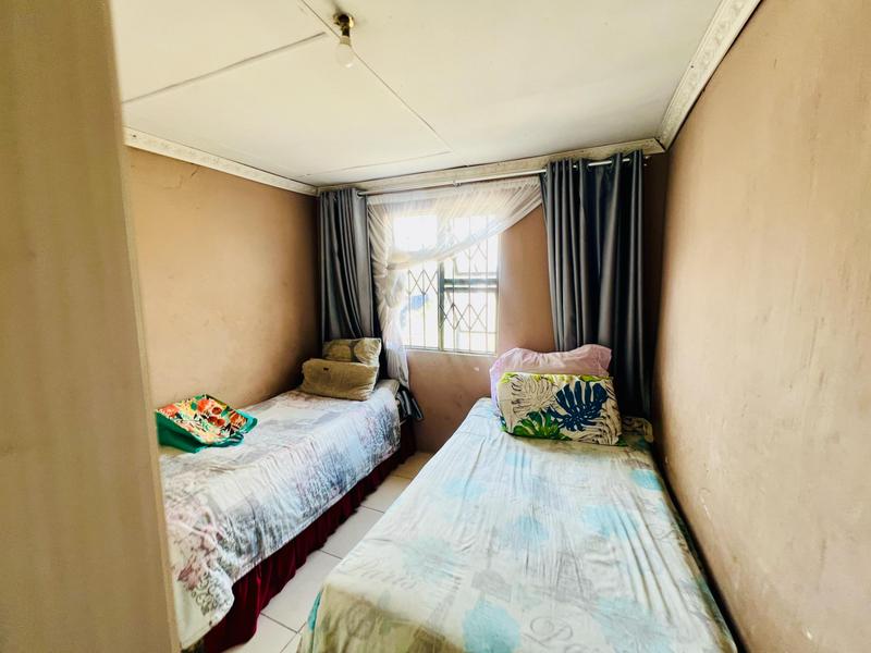 4 Bedroom Property for Sale in Umlazi KwaZulu-Natal