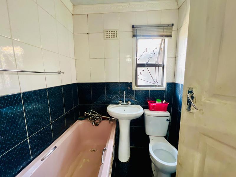 4 Bedroom Property for Sale in Umlazi KwaZulu-Natal