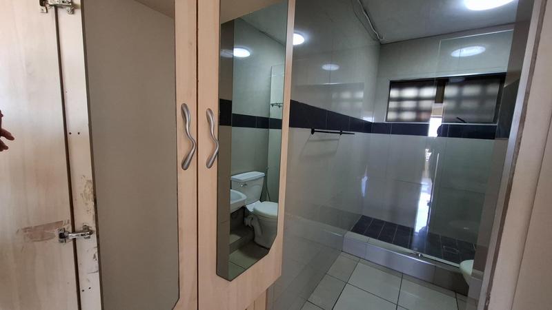 2 Bedroom Property for Sale in Overport KwaZulu-Natal