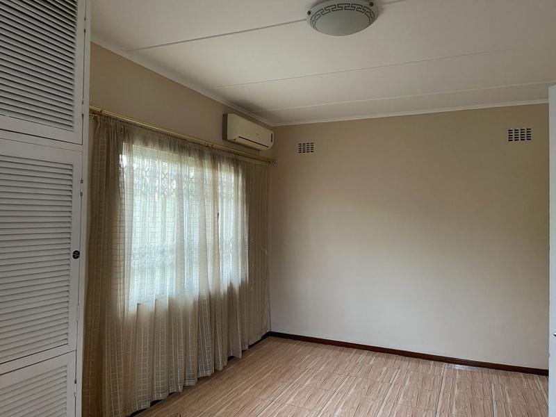 4 Bedroom Property for Sale in Westridge KwaZulu-Natal