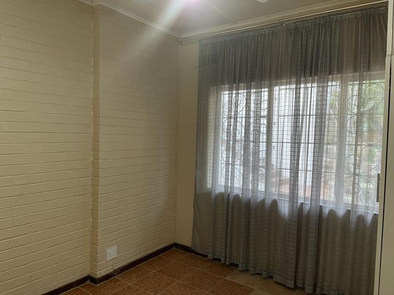 4 Bedroom Property for Sale in Westridge KwaZulu-Natal