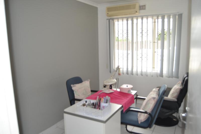 4 Bedroom Property for Sale in Southgate KwaZulu-Natal