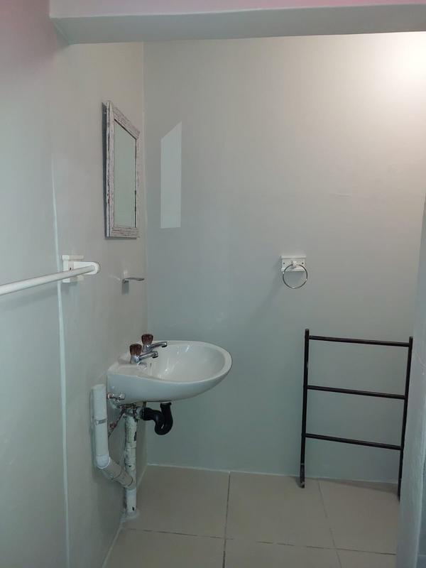 To Let 1 Bedroom Property for Rent in Durban North KwaZulu-Natal