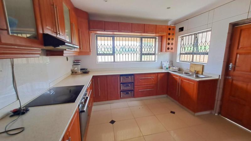 4 Bedroom Property for Sale in Umlazi KwaZulu-Natal
