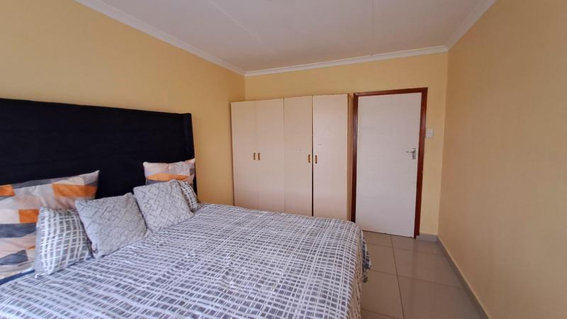 4 Bedroom Property for Sale in Umlazi KwaZulu-Natal