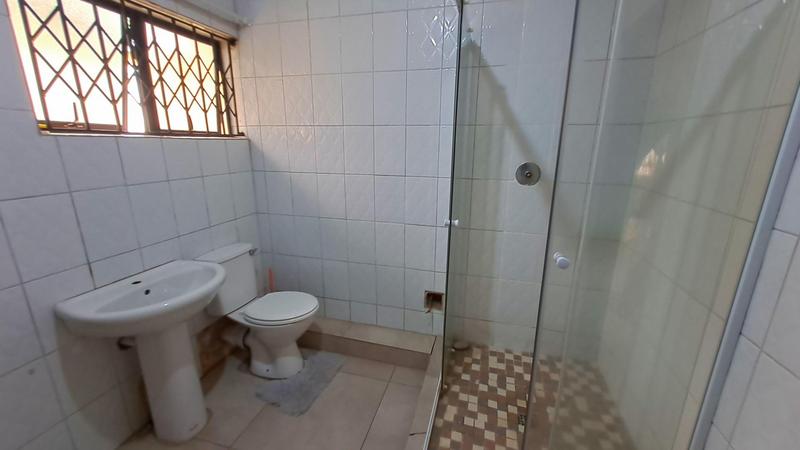 4 Bedroom Property for Sale in Umlazi KwaZulu-Natal