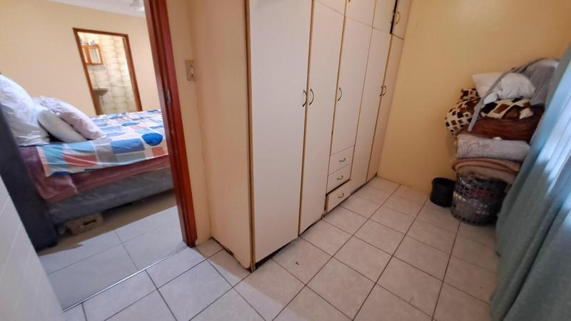 4 Bedroom Property for Sale in Umlazi KwaZulu-Natal