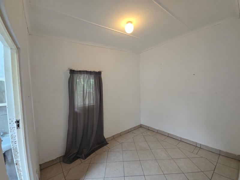 To Let 1 Bedroom Property for Rent in Mount Vernon KwaZulu-Natal