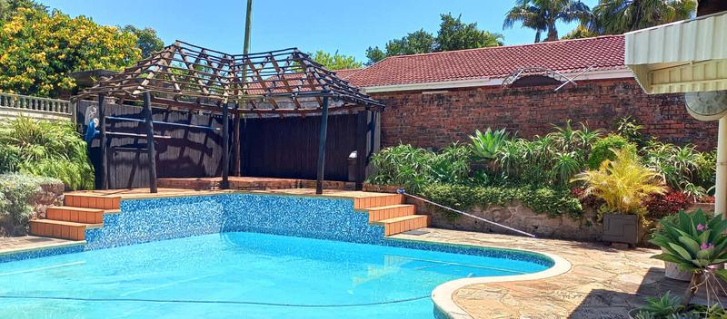 6 Bedroom Property for Sale in Manors KwaZulu-Natal