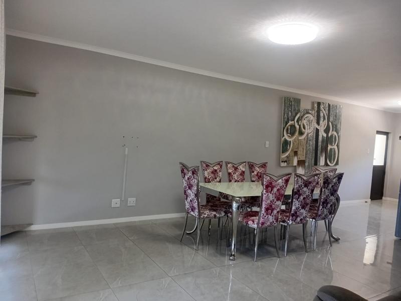 To Let 3 Bedroom Property for Rent in Umtentweni KwaZulu-Natal