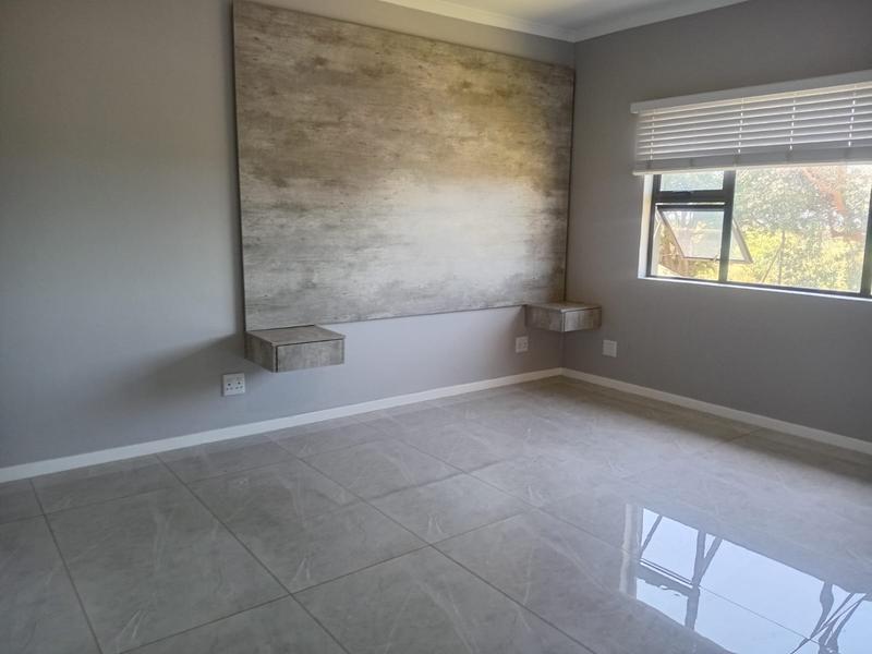 To Let 3 Bedroom Property for Rent in Umtentweni KwaZulu-Natal