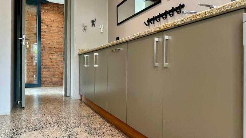 5 Bedroom Property for Sale in Albert Falls KwaZulu-Natal