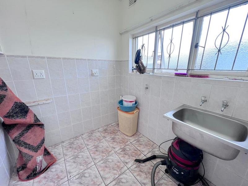 5 Bedroom Property for Sale in Margate KwaZulu-Natal