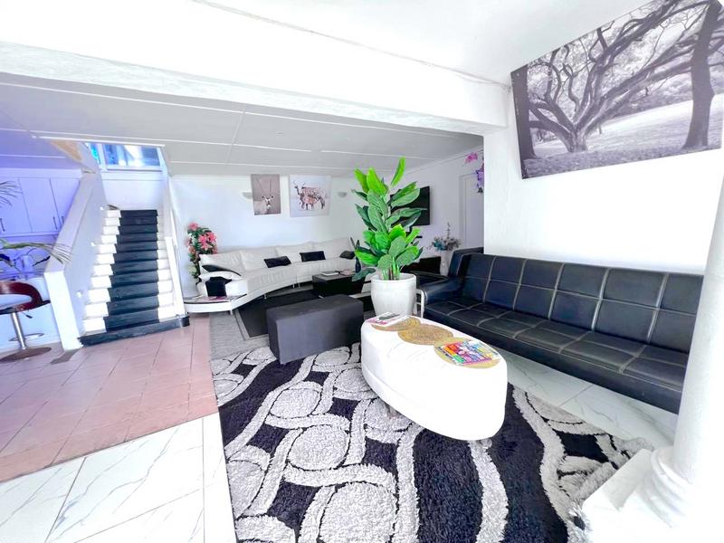 5 Bedroom Property for Sale in Margate KwaZulu-Natal