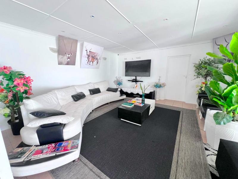 5 Bedroom Property for Sale in Margate KwaZulu-Natal