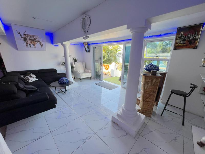 5 Bedroom Property for Sale in Margate KwaZulu-Natal