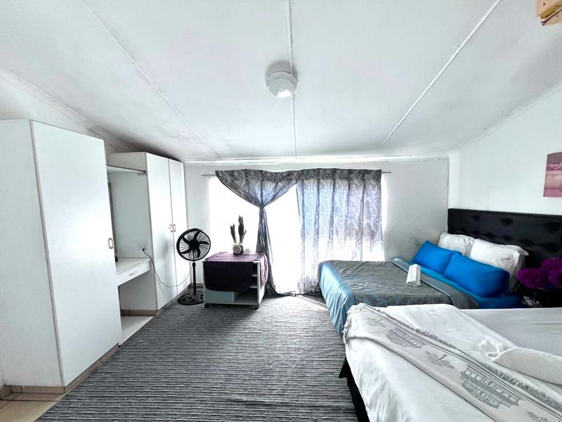 5 Bedroom Property for Sale in Margate KwaZulu-Natal