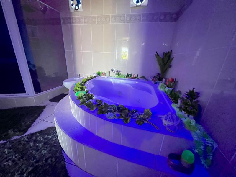 5 Bedroom Property for Sale in Margate KwaZulu-Natal