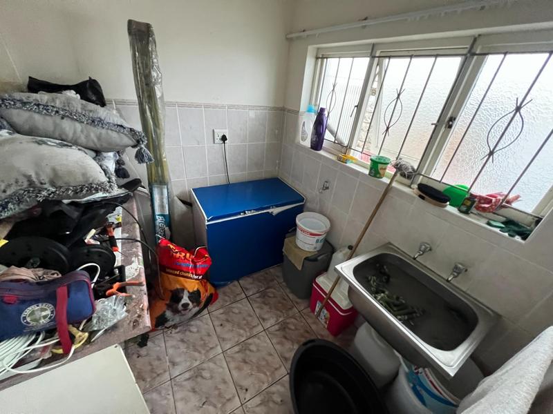 5 Bedroom Property for Sale in Margate KwaZulu-Natal