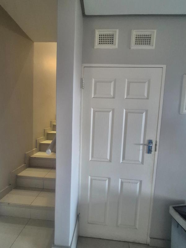 To Let 2 Bedroom Property for Rent in Durban North KwaZulu-Natal