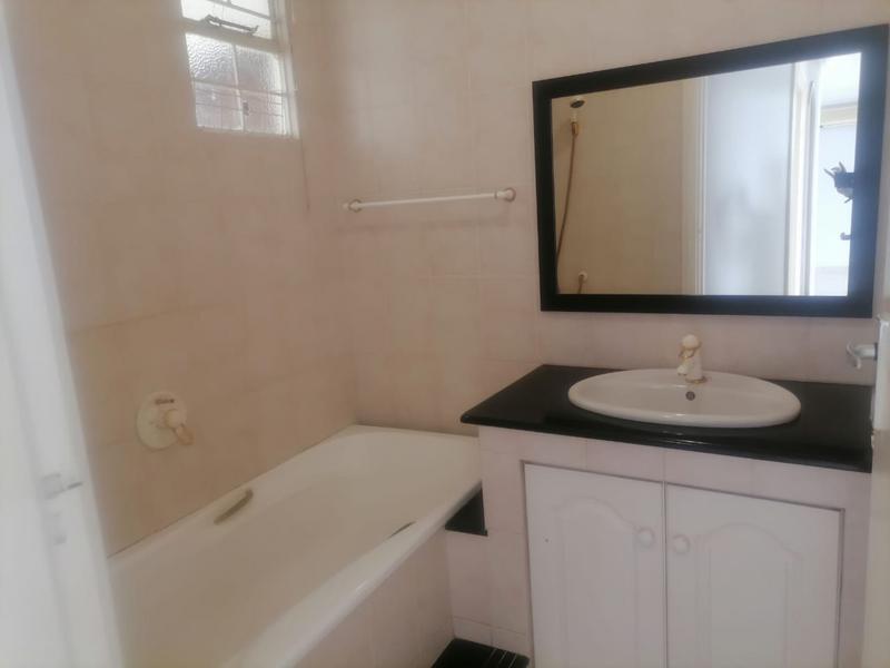 2 Bedroom Property for Sale in Amanzimtoti KwaZulu-Natal
