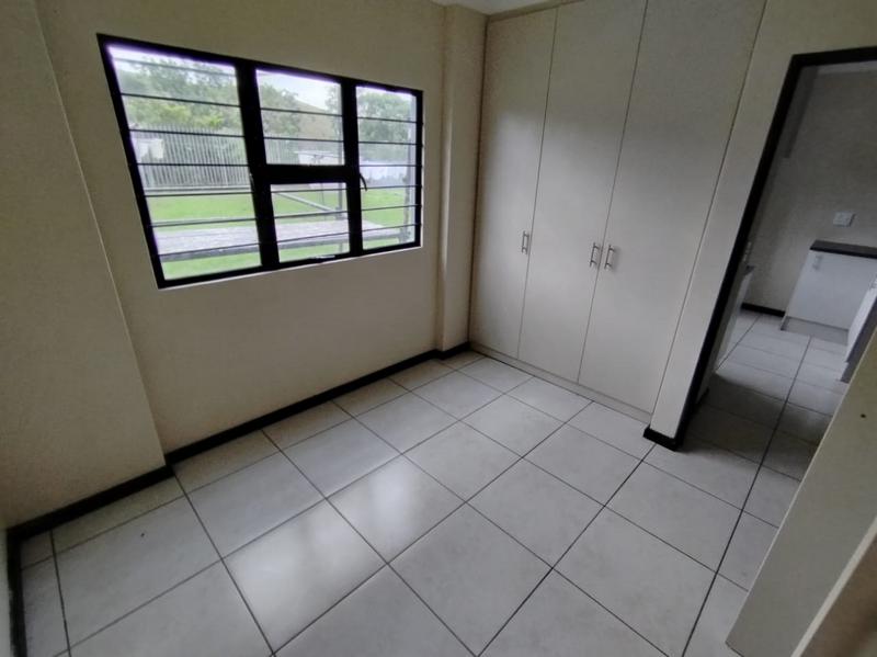 2 Bedroom Property for Sale in Waterways KwaZulu-Natal