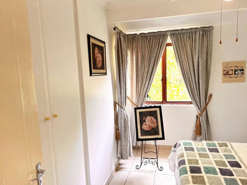 To Let 4 Bedroom Property for Rent in St Michaels On Sea KwaZulu-Natal