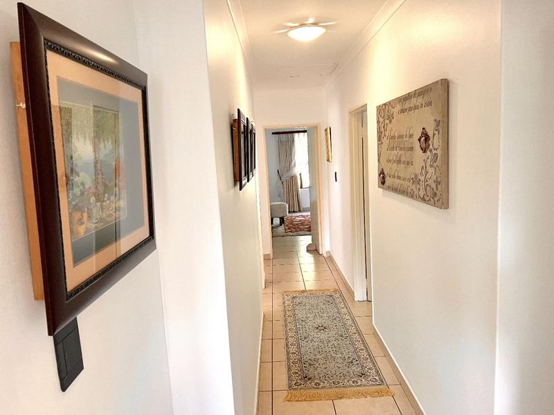 To Let 4 Bedroom Property for Rent in St Michaels On Sea KwaZulu-Natal