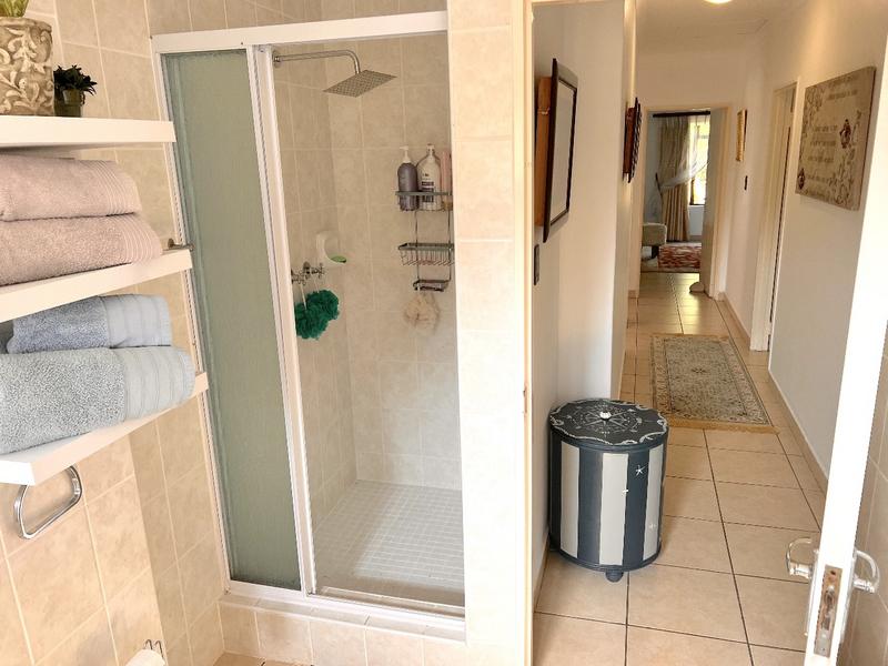 To Let 4 Bedroom Property for Rent in St Michaels On Sea KwaZulu-Natal