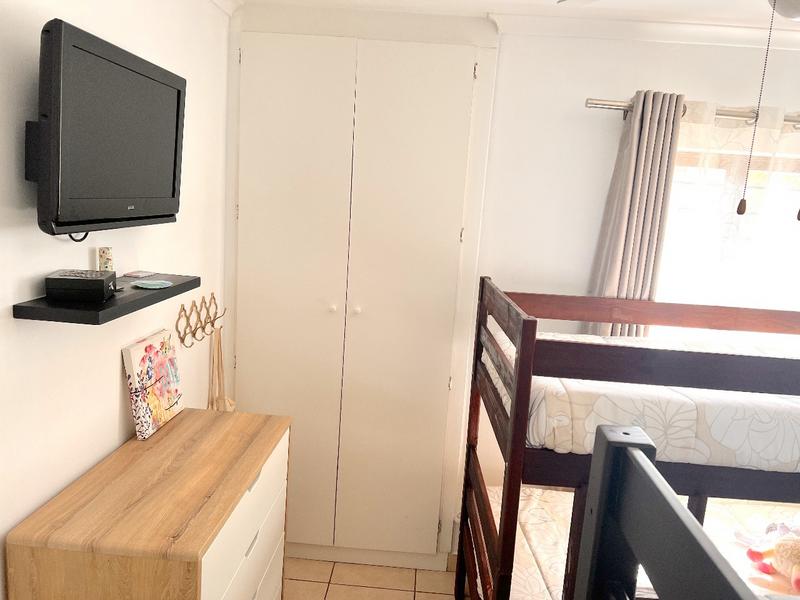 To Let 4 Bedroom Property for Rent in St Michaels On Sea KwaZulu-Natal