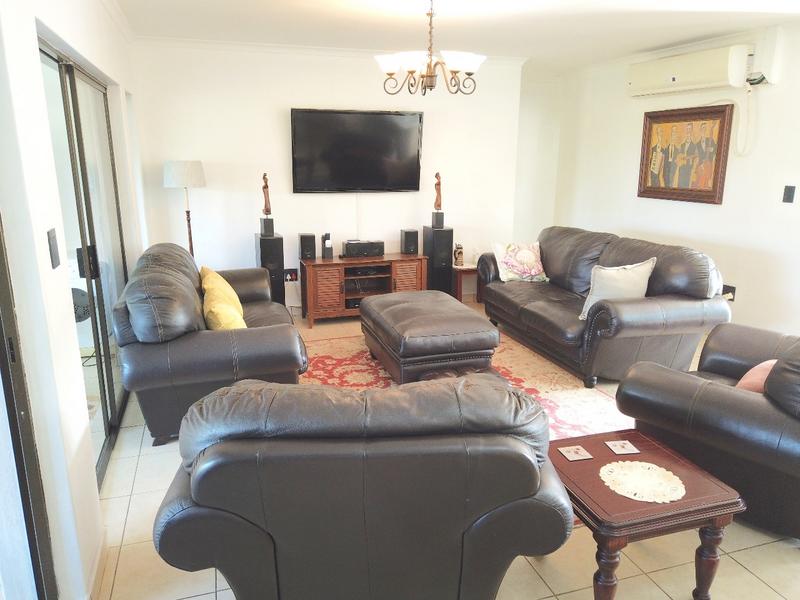 To Let 4 Bedroom Property for Rent in St Michaels On Sea KwaZulu-Natal