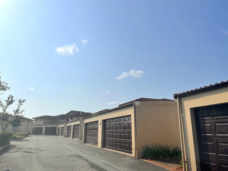 To Let 4 Bedroom Property for Rent in St Michaels On Sea KwaZulu-Natal