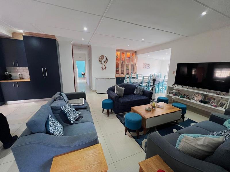 6 Bedroom Property for Sale in Port Edward KwaZulu-Natal