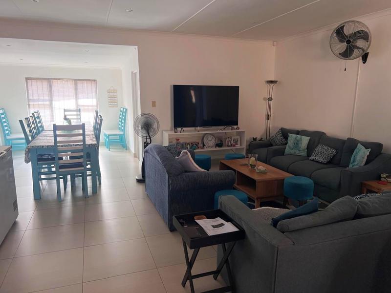 6 Bedroom Property for Sale in Port Edward KwaZulu-Natal