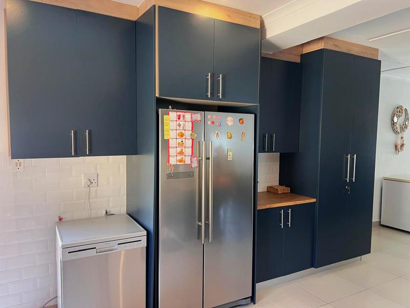 6 Bedroom Property for Sale in Port Edward KwaZulu-Natal