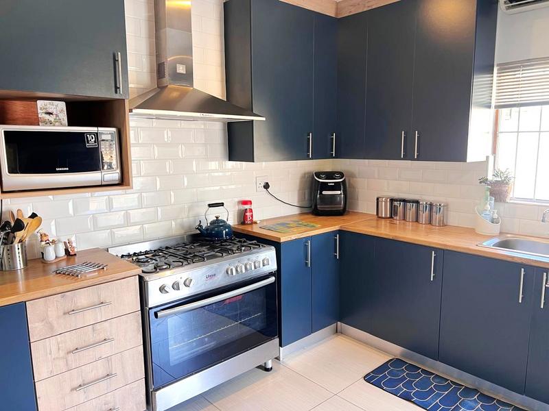 6 Bedroom Property for Sale in Port Edward KwaZulu-Natal