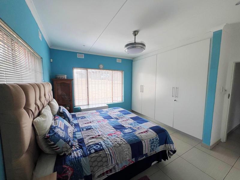 6 Bedroom Property for Sale in Port Edward KwaZulu-Natal