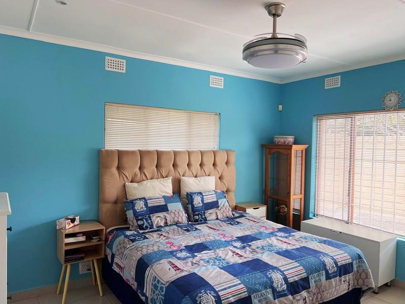 6 Bedroom Property for Sale in Port Edward KwaZulu-Natal