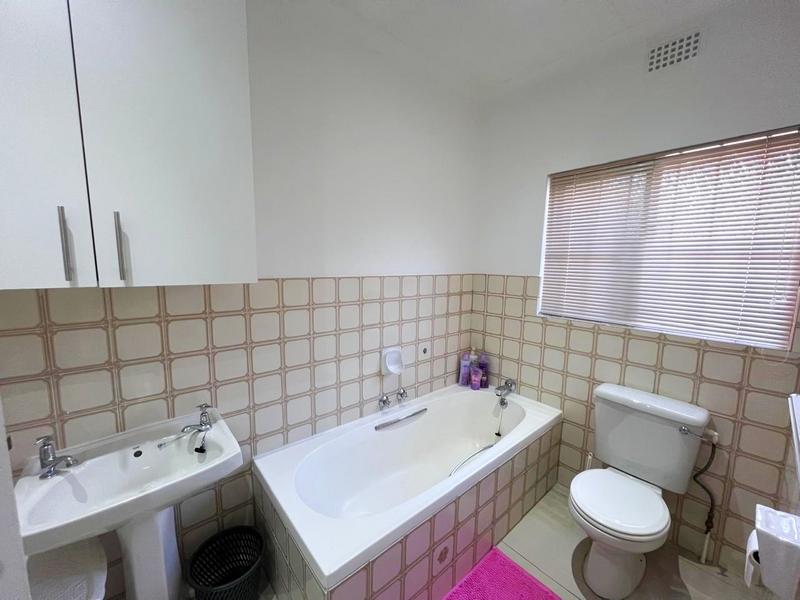 6 Bedroom Property for Sale in Port Edward KwaZulu-Natal