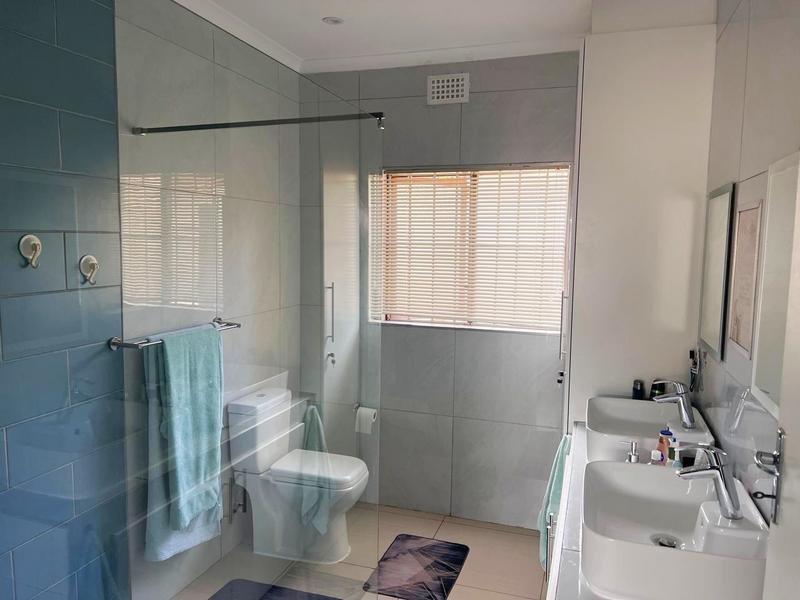 6 Bedroom Property for Sale in Port Edward KwaZulu-Natal