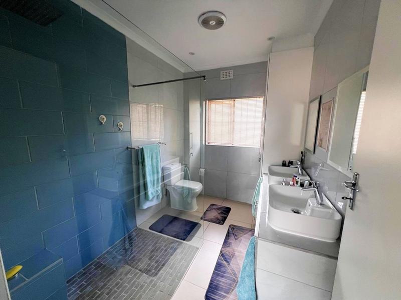 6 Bedroom Property for Sale in Port Edward KwaZulu-Natal