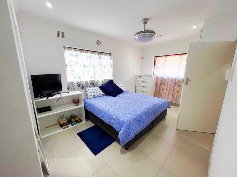 6 Bedroom Property for Sale in Port Edward KwaZulu-Natal