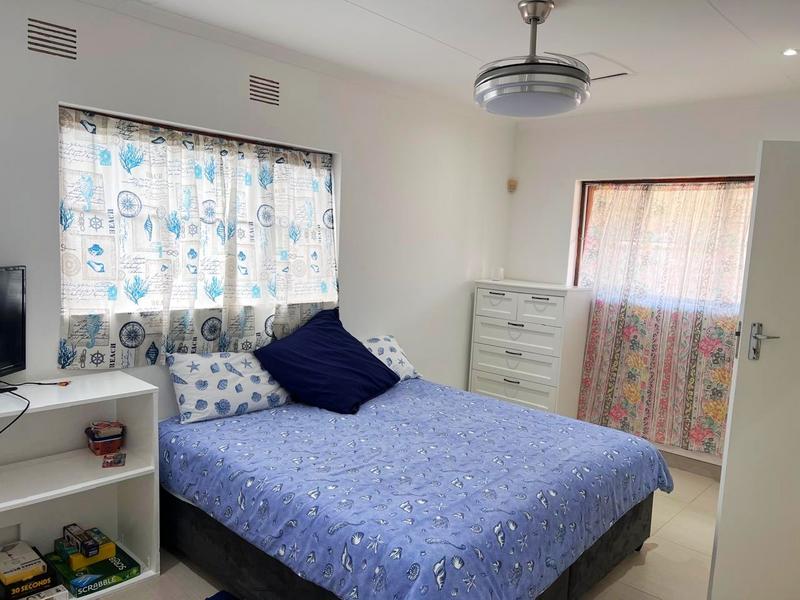 6 Bedroom Property for Sale in Port Edward KwaZulu-Natal