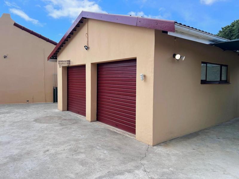 6 Bedroom Property for Sale in Port Edward KwaZulu-Natal