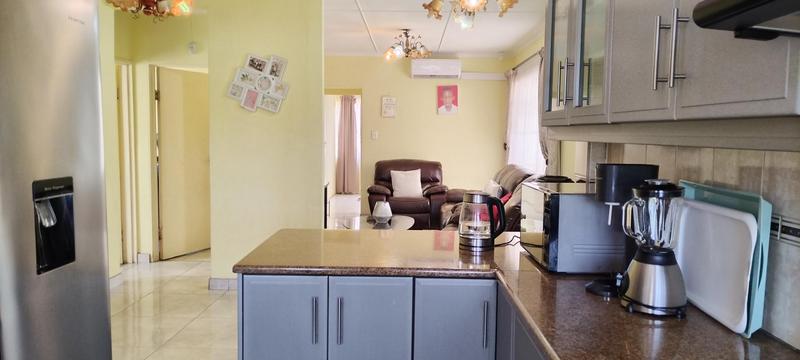 5 Bedroom Property for Sale in Newlands West KwaZulu-Natal