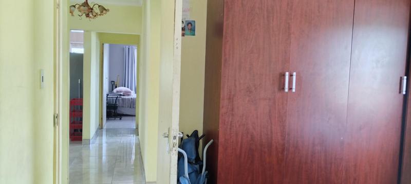 5 Bedroom Property for Sale in Newlands West KwaZulu-Natal