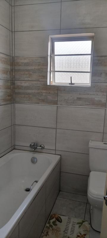 5 Bedroom Property for Sale in Newlands West KwaZulu-Natal