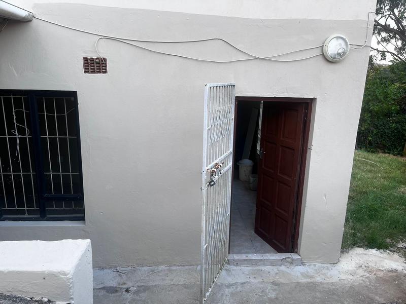 To Let 2 Bedroom Property for Rent in Malvern KwaZulu-Natal